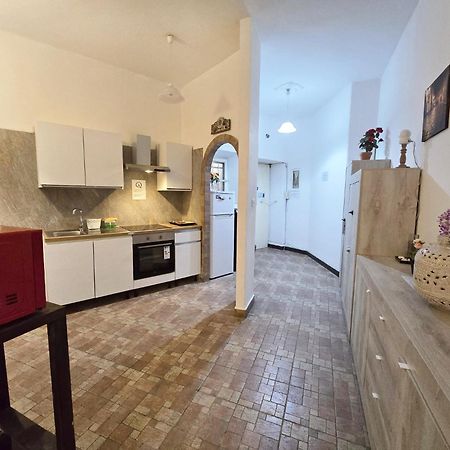Hosting Flats Guesthouse Рим Экстерьер фото