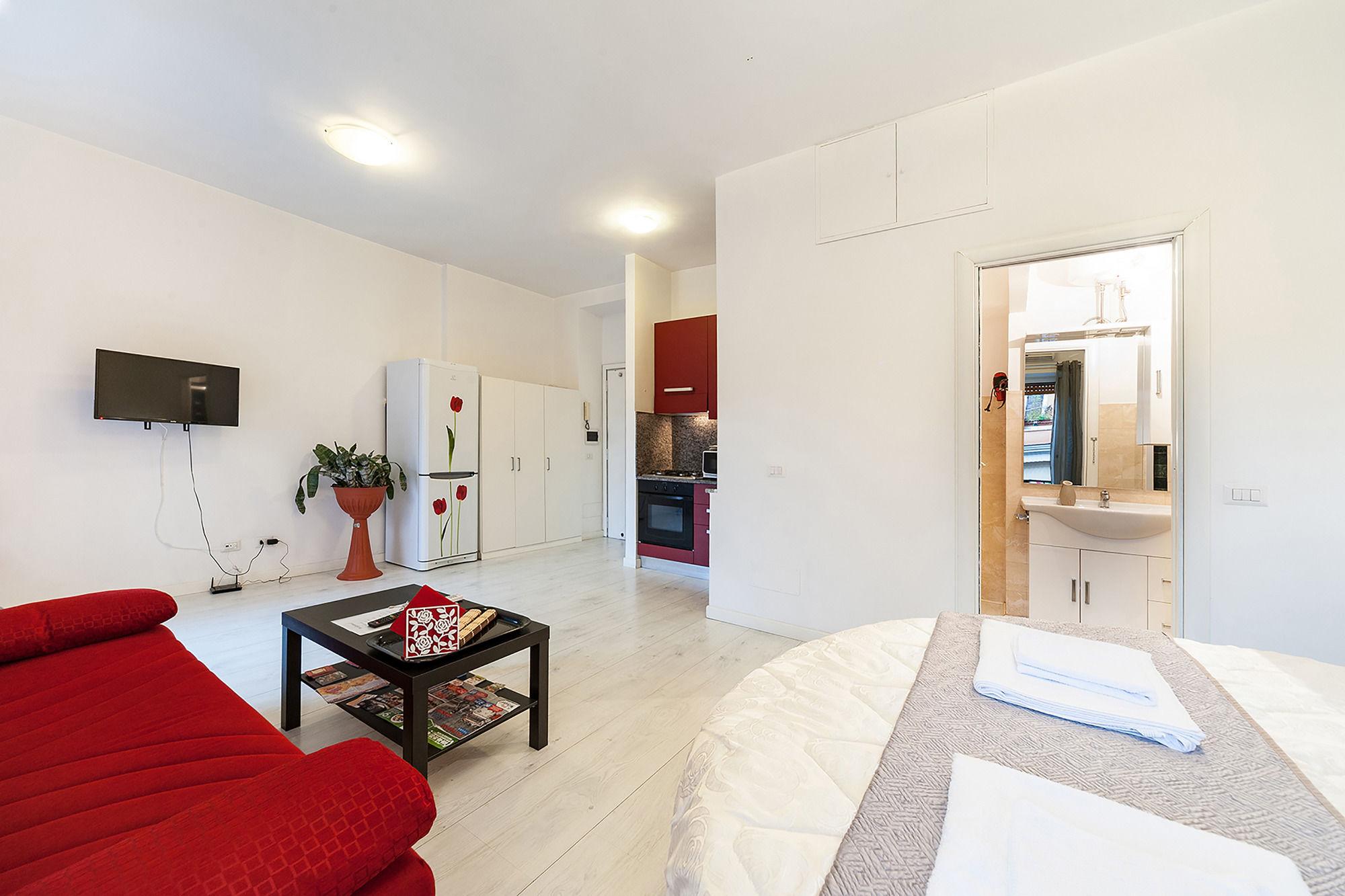 Hosting Flats Guesthouse Рим Экстерьер фото
