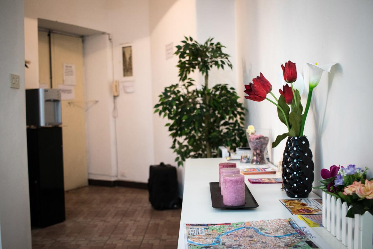 Hosting Flats Guesthouse Рим Экстерьер фото