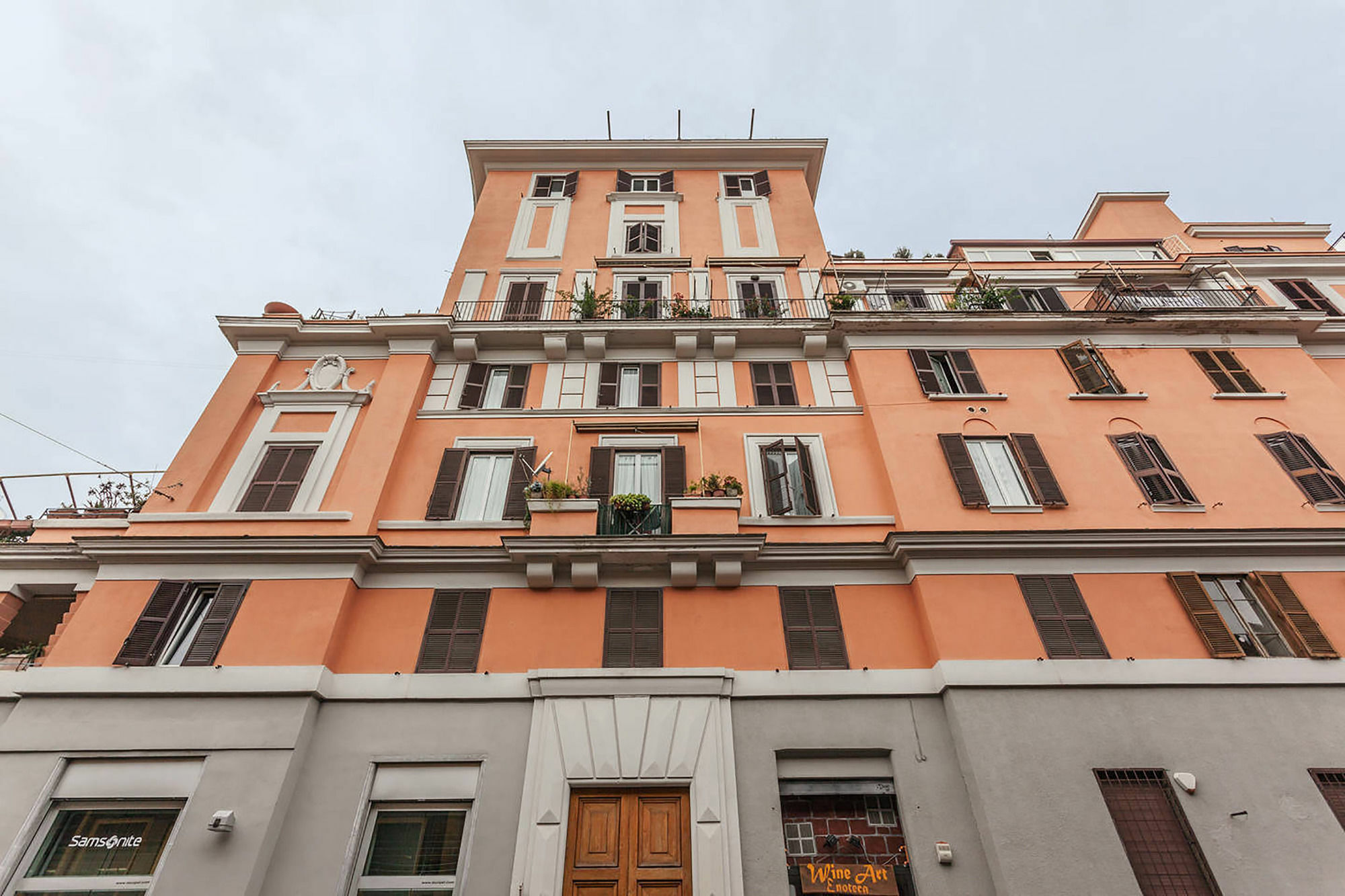 Hosting Flats Guesthouse Рим Экстерьер фото