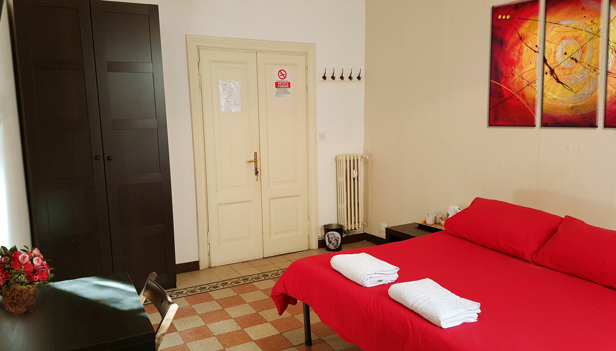 Hosting Flats Guesthouse Рим Экстерьер фото