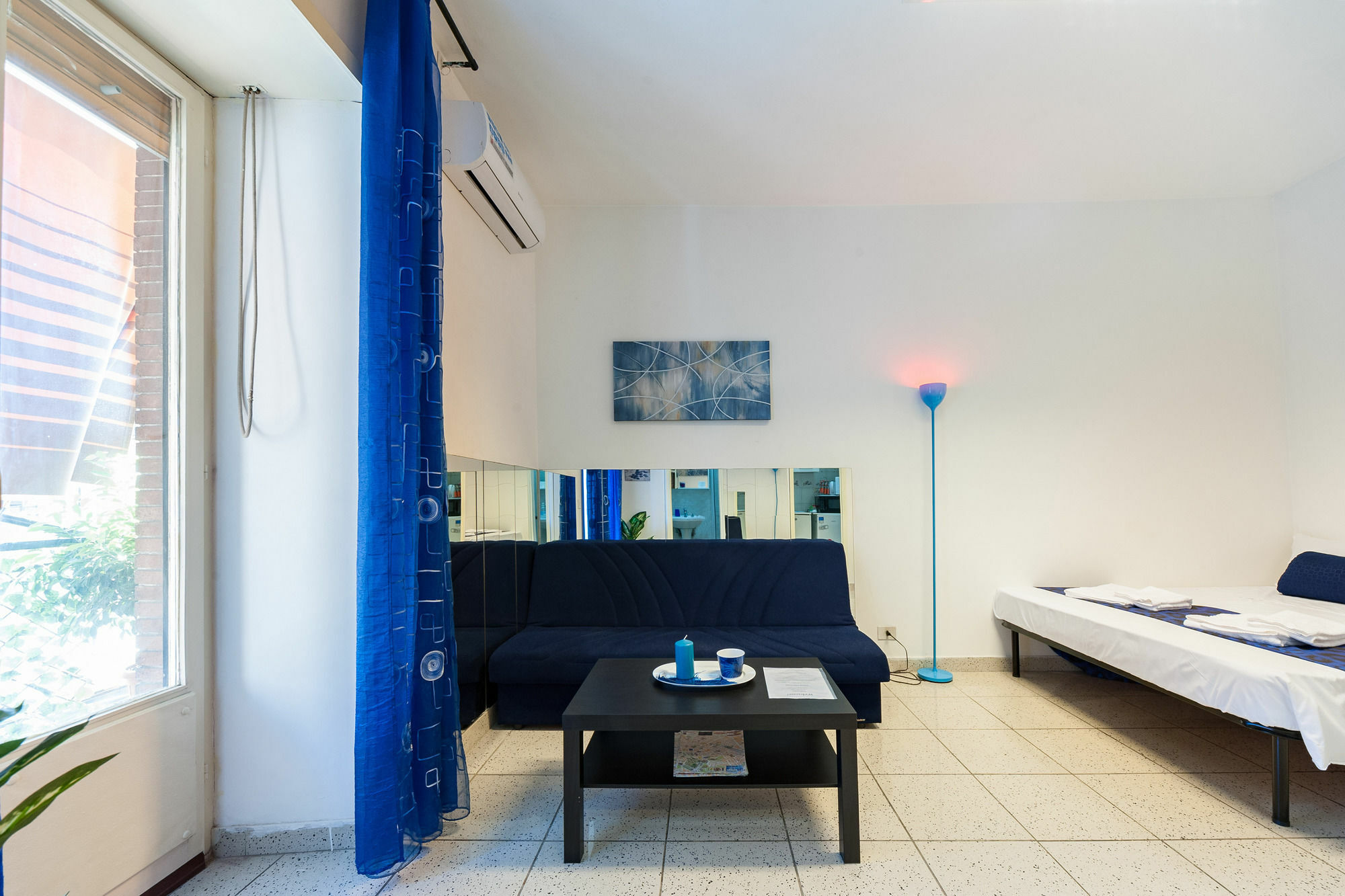 Hosting Flats Guesthouse Рим Экстерьер фото