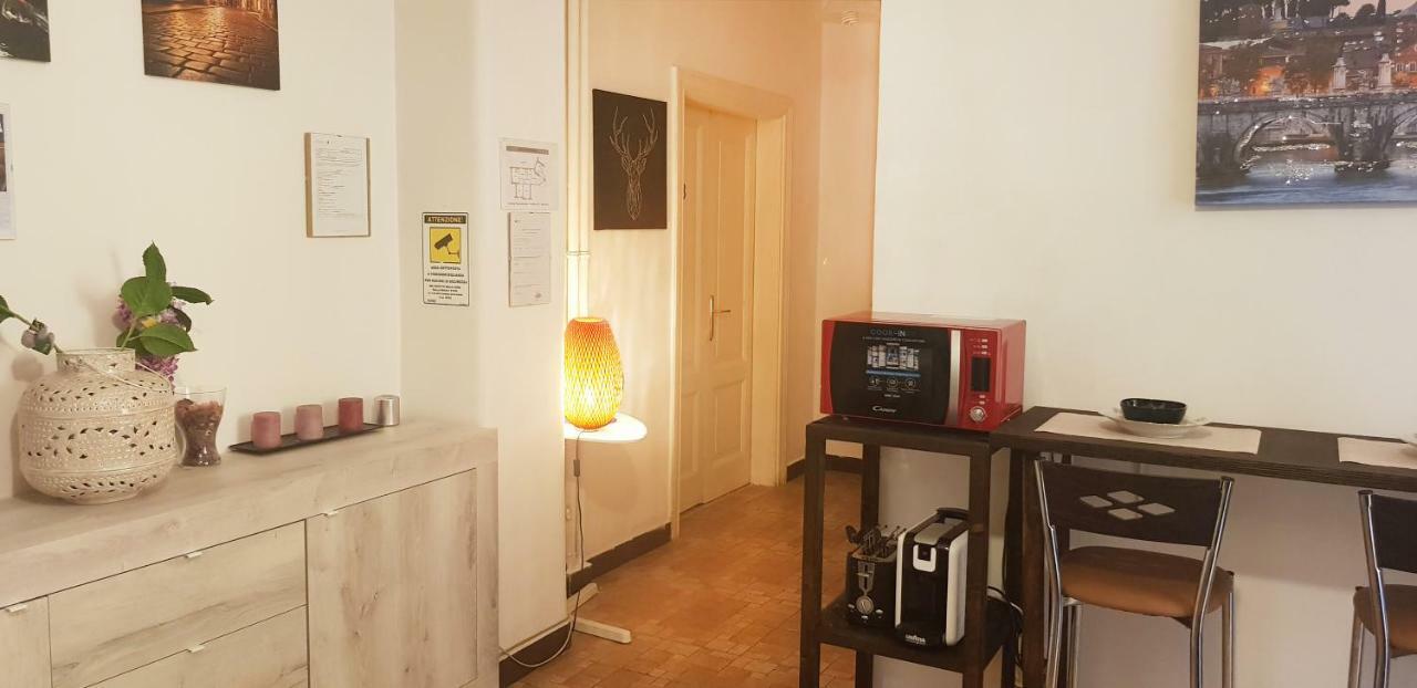 Hosting Flats Guesthouse Рим Экстерьер фото