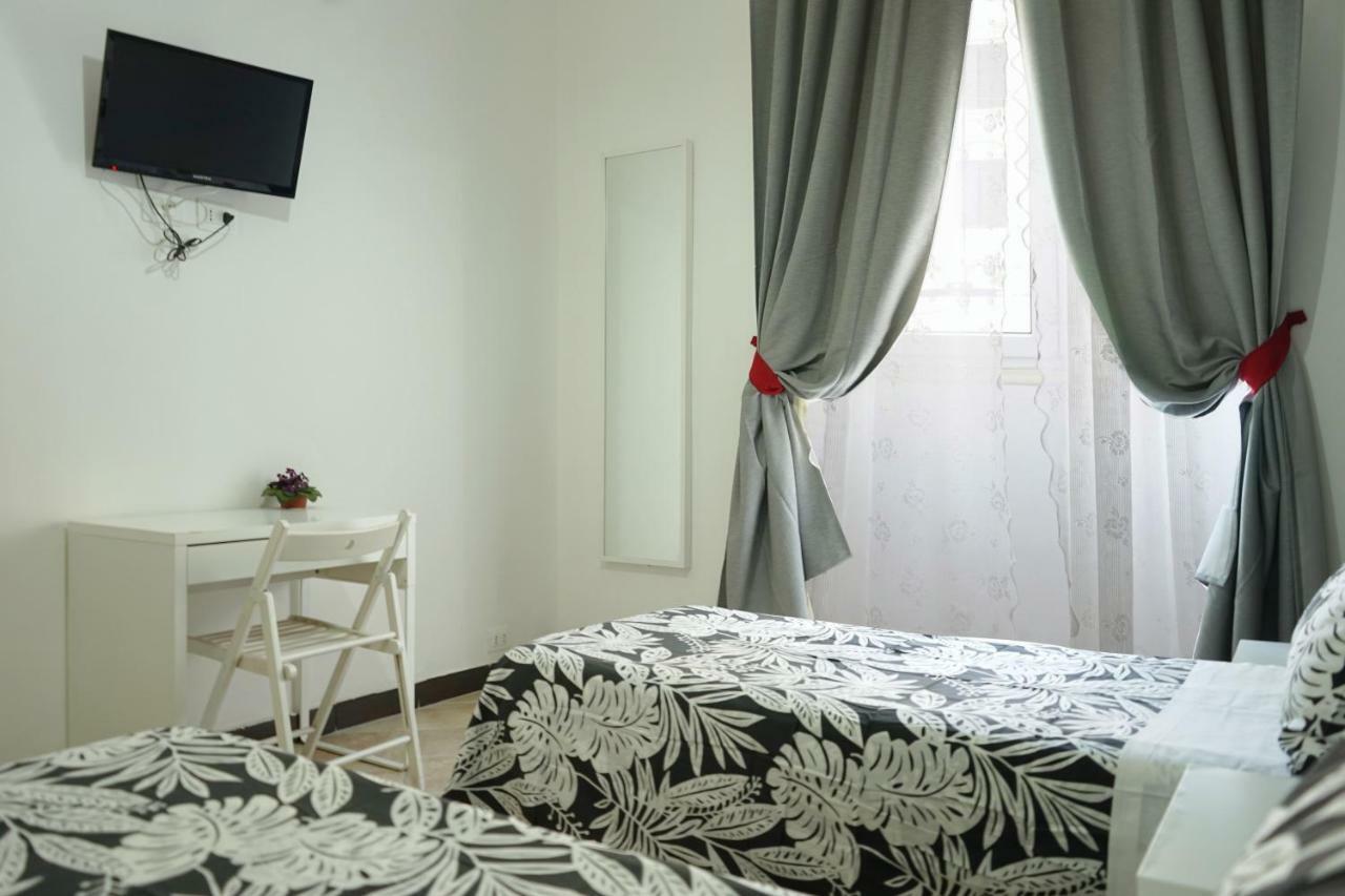 Hosting Flats Guesthouse Рим Экстерьер фото